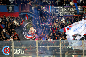 Catania-Benevento 1-0 (i tifosi) · Catania - Benevento