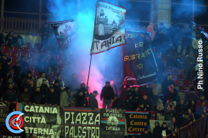 Catania-Brindisi 4-0 (i tifosi) · Catania - Brindisi
