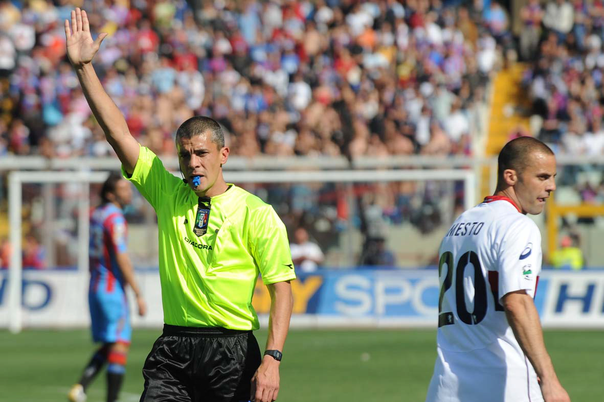 Regole, tempo e tecnologia: il calcio verso una nuova estate