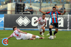 Catania-Benevento 1-0