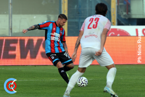 Catania-Benevento 1-0