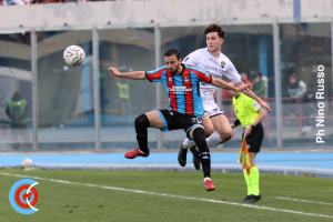 Catania-Cavese 2-0